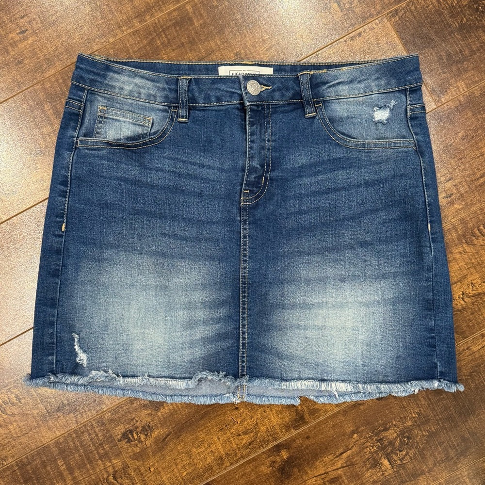 EightyTwo Denim, Blue Distressed Skirt size Large (stretchy) Ardene